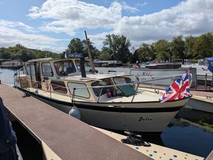 Julia 33' Dutch barge with mooring in Roydon