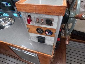 Southerly 28  - Electrical Panel