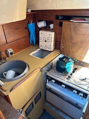 Moody 29 Bilge keel - Galley