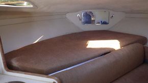 Wellcraft Martinique 2700 Motor Boat - Forward Cabin