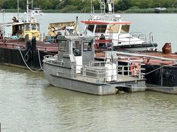 7.5m workboat/ line handler around 100 hours use - For sale