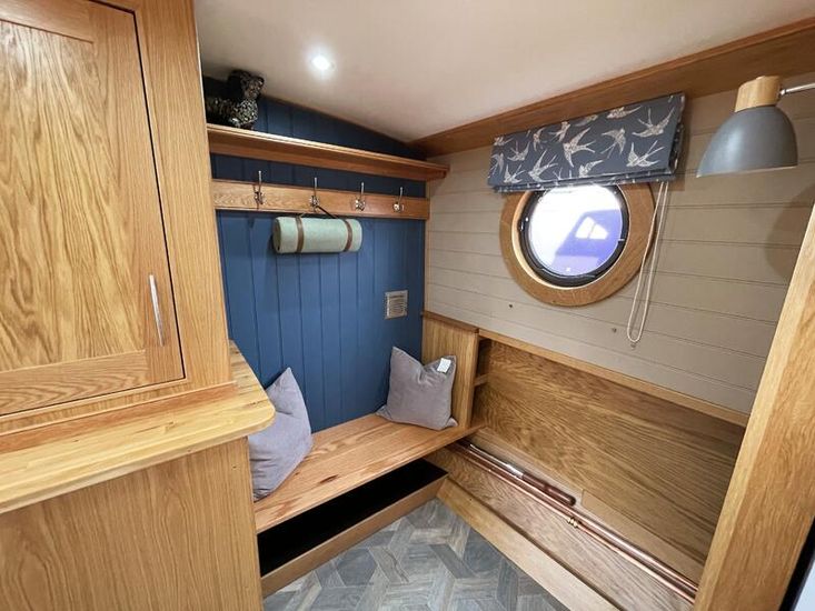 Brand New 65'x12' Wide Beam By Kingsground, Beta 90hp, Bow.Thrusters,