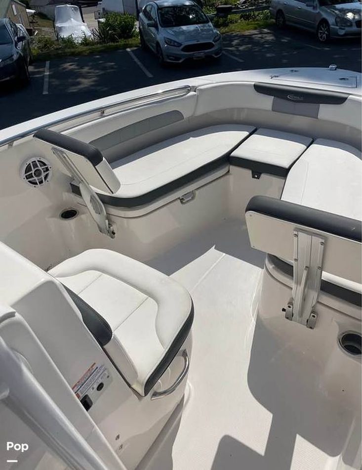 2024 Robalo 202 explorer