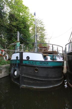 Bow view of Humber barge