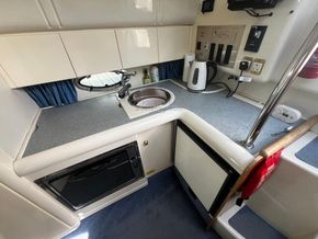 Fairline Targa 28  - Galley