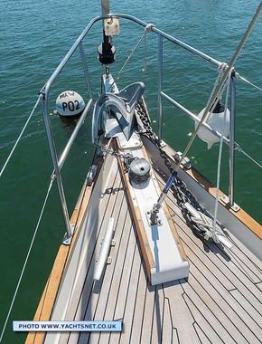 Bow detail