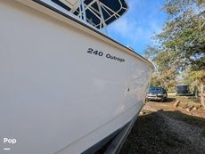 2004 Boston Whaler 240 Outrage
