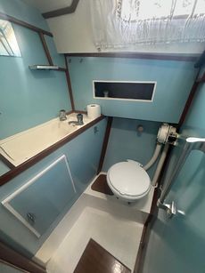 Moody 30 *New Engine, canvas & Nav Upgrades*