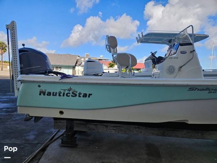 2017 Nauticstar 215 xts