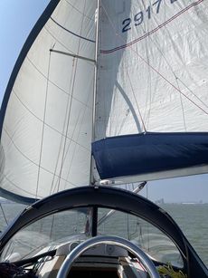 Beautifully maintained Dufour 32 Classic wheel steering shoal draft
