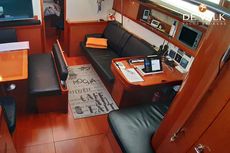 2010 Oceanis 54