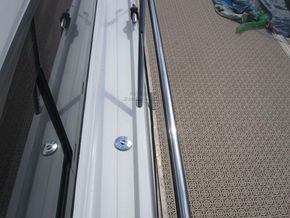 Princess V40  - Side Deck