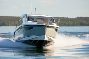 2026 Sealine C335
