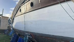 comes with 4 splendid galvanised boat stands