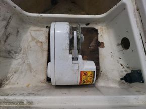 Beneteau 32s5  - Windlass