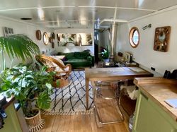 Beautiful 56ft x 10ft Narrow-Widebeam