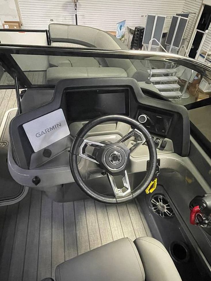 2022 Tahoe 2385 waketoon