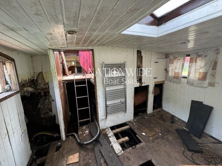 70ft by 13ft Dutch Barge