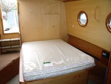 New Peter Nicholls liveaboard launch
