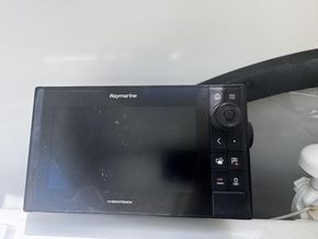 Ray marine hybrid touch chart plotter
