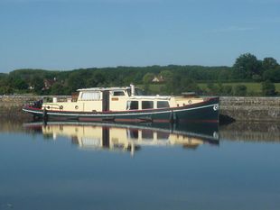 Well maintained, ready to go 16m charming Luxe-Motor