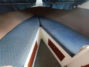 Elysian  27 Aft cabin cruiser - Forward Cabin