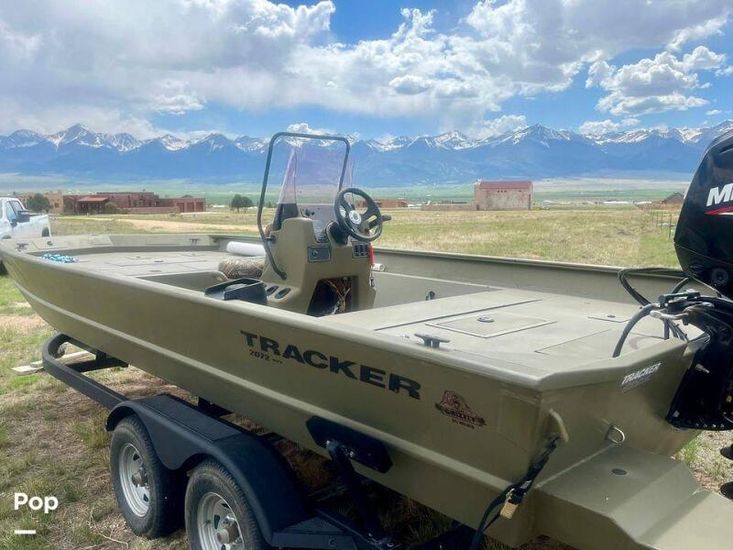 2020 Tracker 2072 grizzly