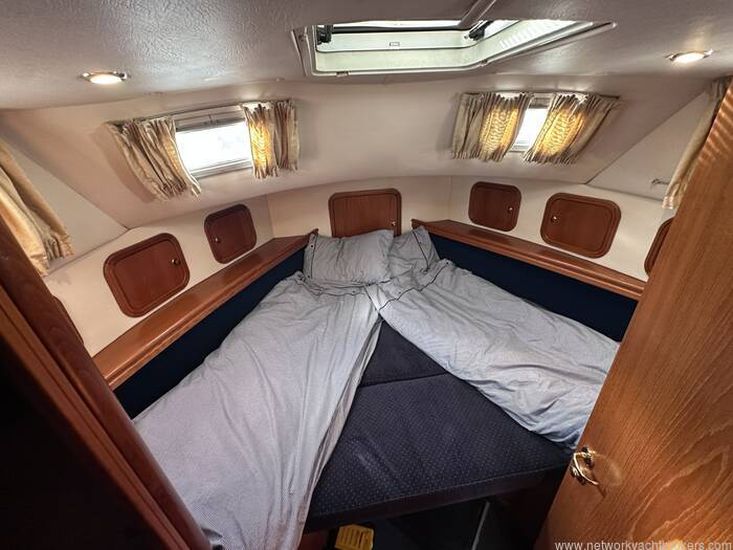 2001 Aquastar 38