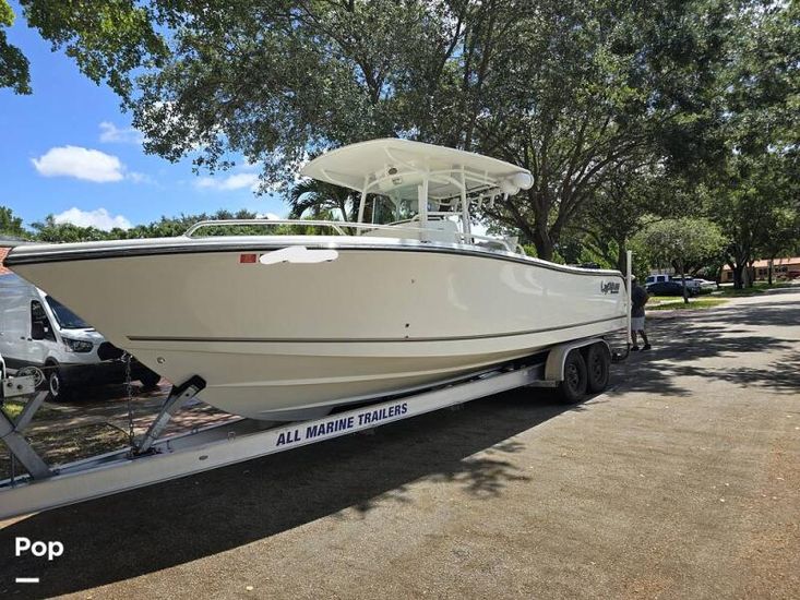 2019 Mako 284 center console