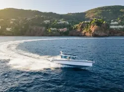 2026 Axopar 29 XC Cross Cabin