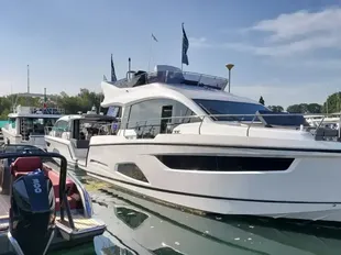 2020 Sealine F430