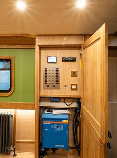 55x10 CUSTOM BUILD - BESPOKE BOAT CO