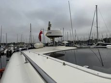 2000 Hardy Marine 32 Commander