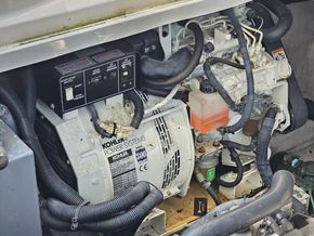 Sea Ray 395 Sundancer  - Generator