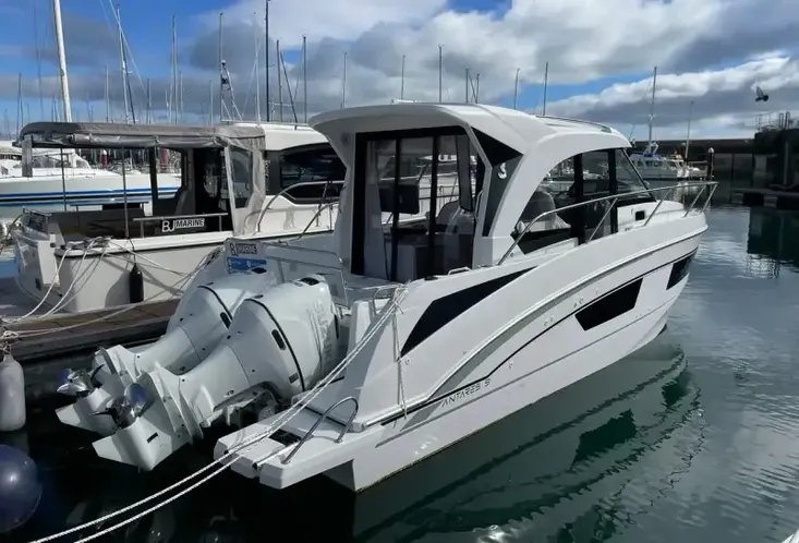 2023 Beneteau Antares 9