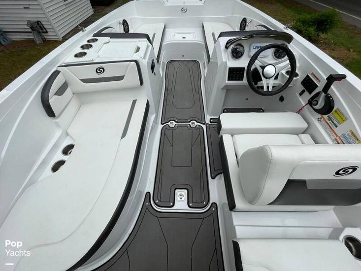 2022 Hurricane 205 sundeck sport