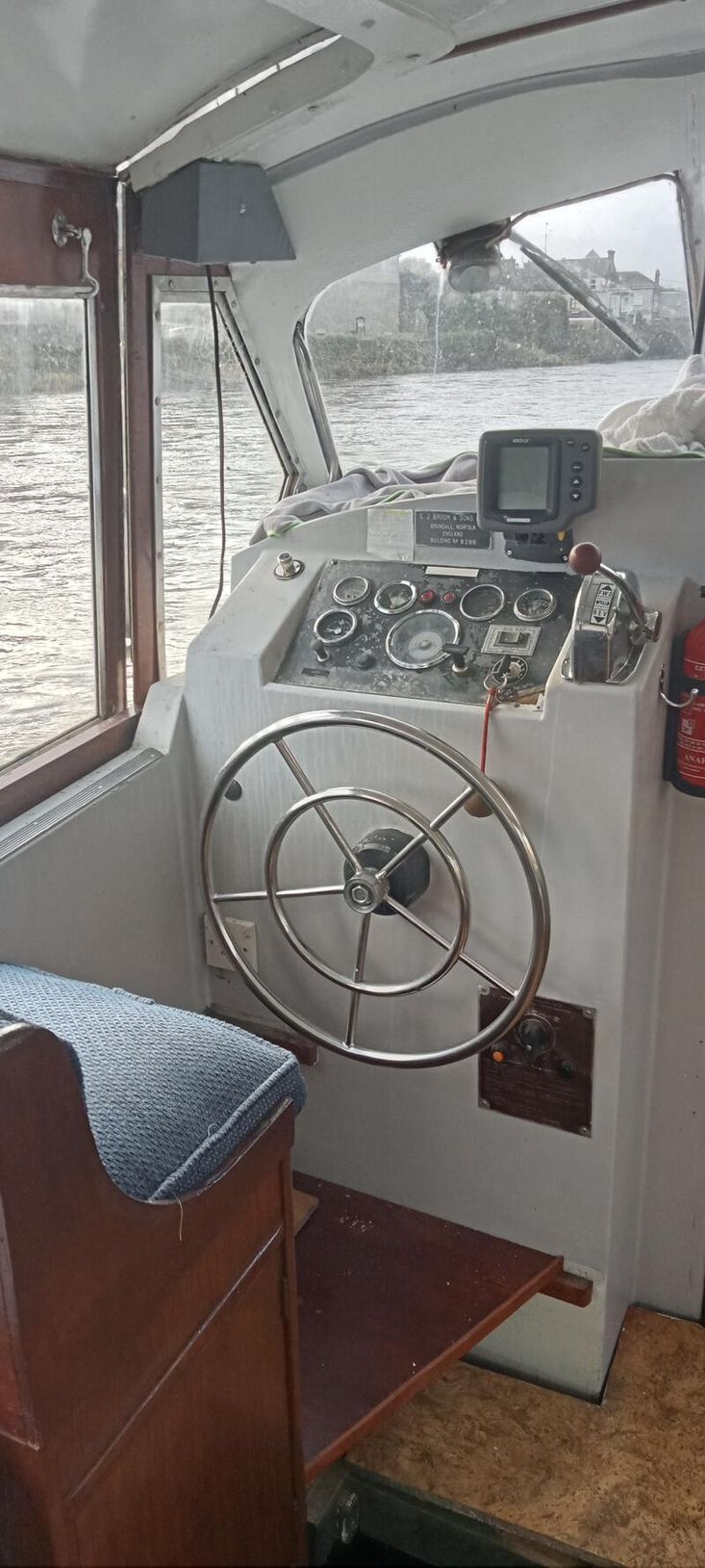 Broom Commander River Cruiser