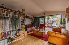 Idyllic Spacious Houseboat &ndash; Swan Island &ndash; Full Residential Mooring