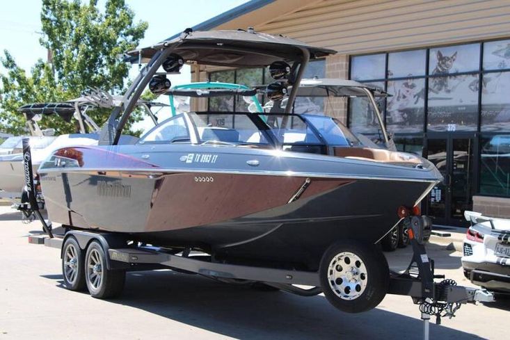 2018 Malibu 25 lsv