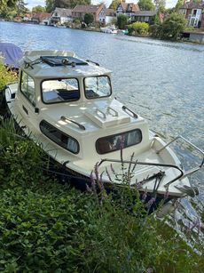 1991 Hardy Navigator 18ft 5m on Thames at Whitchurch Pangbourne