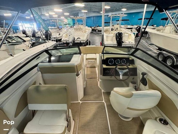 2018 Sea Ray 230 spx