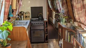 gas cooker - 4 hobs, oven, grill
