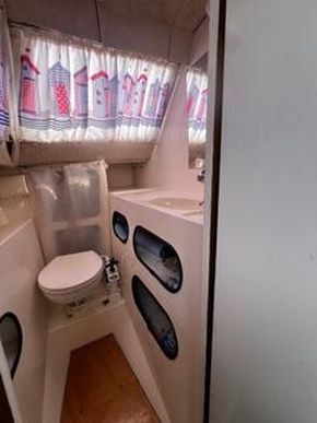Heads & Shower Room