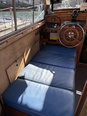 Wheelhouse bunk
