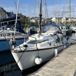 Leisure 23 - twin keel - inboard engine