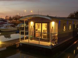 River Pod House Boats