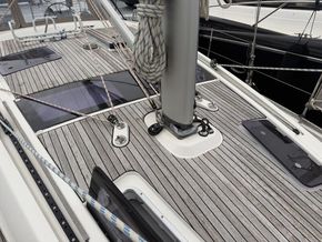 2018 Bavaria Vision 42 20
