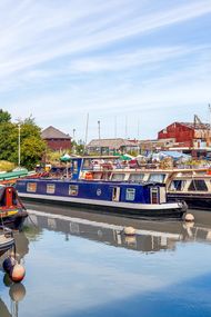 Cosy Narrowboat Residential Mooring Gravesend - reduced