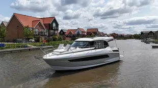 2017 Jeanneau NC 33