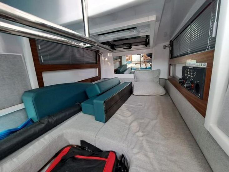 2022 Axopar 28 Cabin